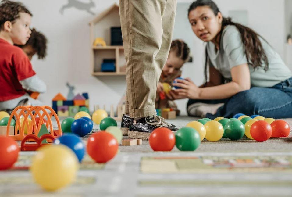 O que esperar do início da jornada educativa infantil em creches